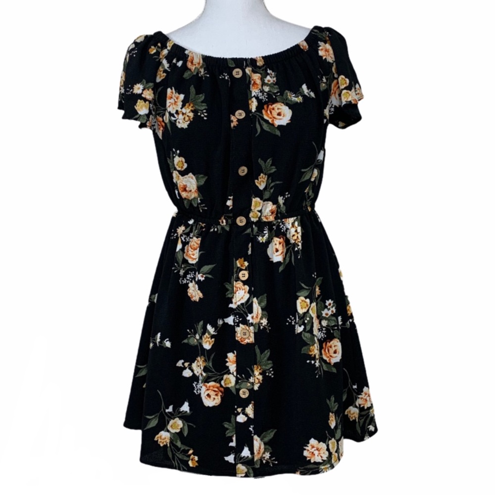 Justify Black floral dress, size M
